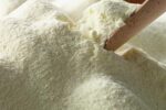 جنجالهای ناتمام بر سر دپوی شیرخشکهای رژیمی/ گمرک از مسئولیت شانه خالی میکند