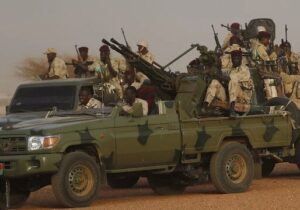 ادامه درگیری‌ها در اطراف کاخ ریاست‌جمهوری سودان/ تسلط کامل ارتش بر فرودگاه مروی