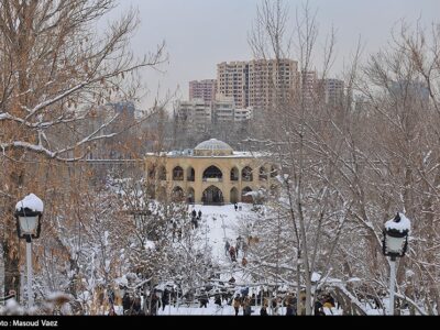 شادی مردم تبریز پس از بارش برف