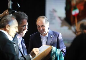 رونمایی از کتاب تاریخ اتاق بازرگانی تبریز با حضور وزیر جهاد کشاورزی در همایش صادرات غیرنفتی