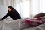 آیا کسی به یاد مادران و همسران جانبازان نیز است؟!