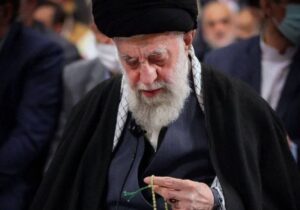 رهبر شهید؛ سیره‌ی ساده‌زیستی و تواضع