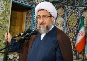 امام جمعه تبریز: دشمن به دنبال کاهش تابآوری مردم و ایجاد شکاف میان ملت و دولت است