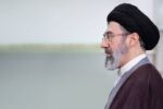 رهبر معظم انقلاب خطاب به محصلان: همواره پاسدار هویت ملی و پرچم نظام اسلامی باشید