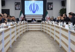 عارف: دولت متعهد است تحت هر شرایطی معیشت مردم را تأمین کند