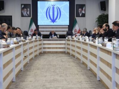 عارف: دولت متعهد است تحت هر شرایطی معیشت مردم را تأمین کند